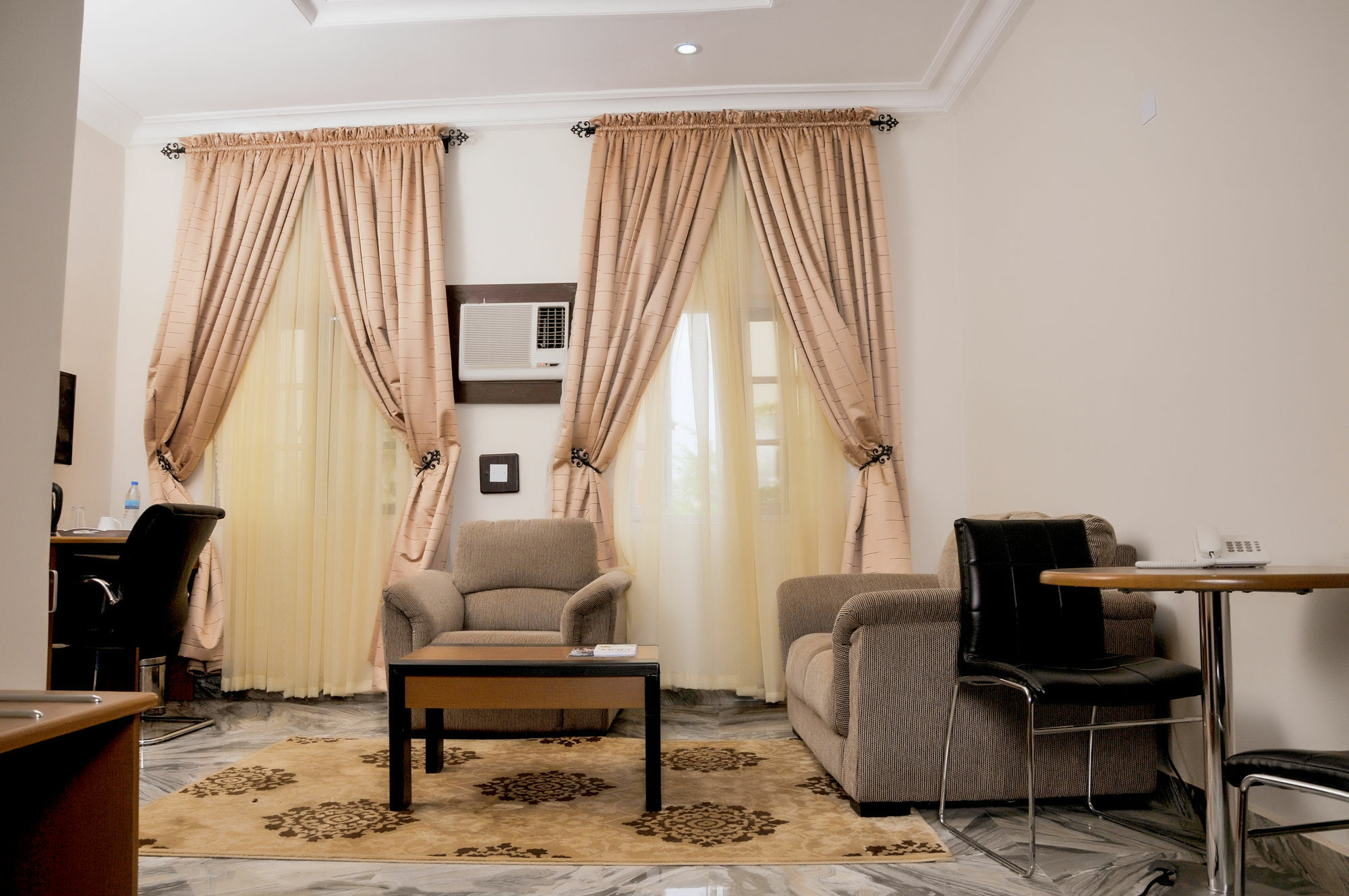 Hotel De Bently Abuja Exterior photo